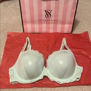 Victoria's Secret Bra 34D